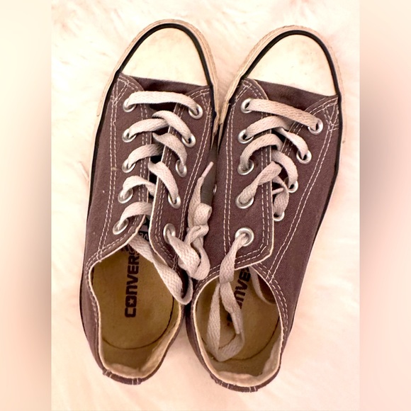 Converse - Picture 1 of 4